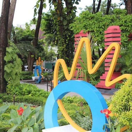 Jawa 22 Hotel And Residence Surabaya Esterno foto