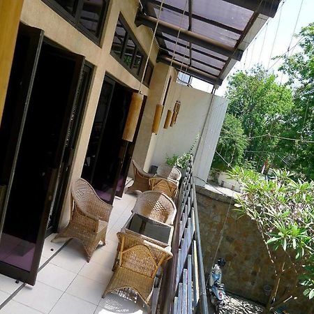 Jawa 22 Hotel And Residence Surabaya Esterno foto