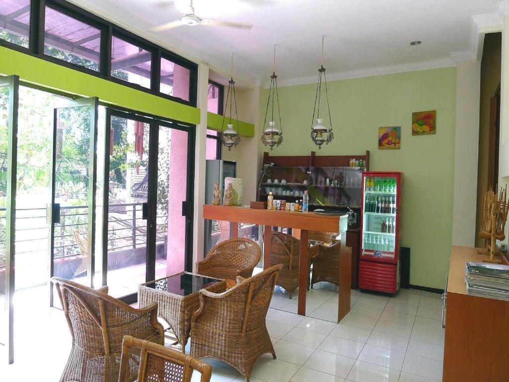 Jawa 22 Hotel And Residence Surabaya Esterno foto